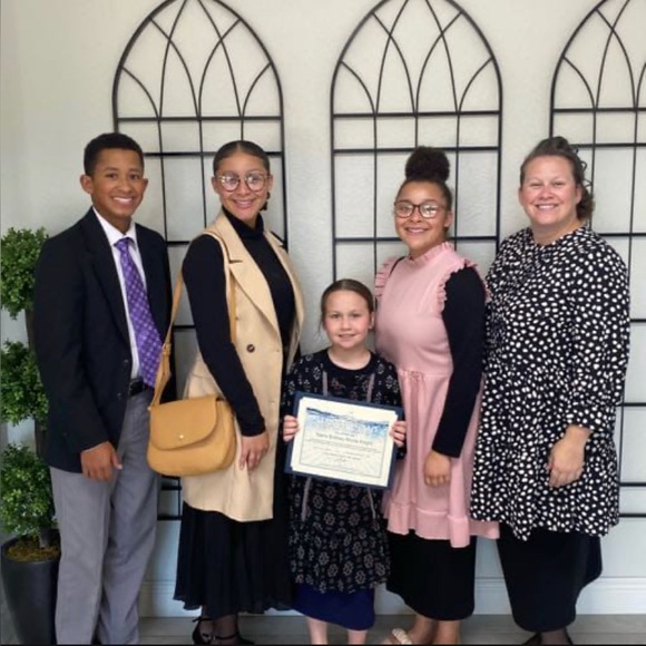 Meet your Posher, Veronica - Picture 5 of 5